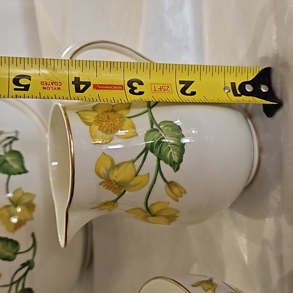 3 pc Wedgwood "King cup" pattern Teapot with Cream and Sugar. - Picture 13 of 15